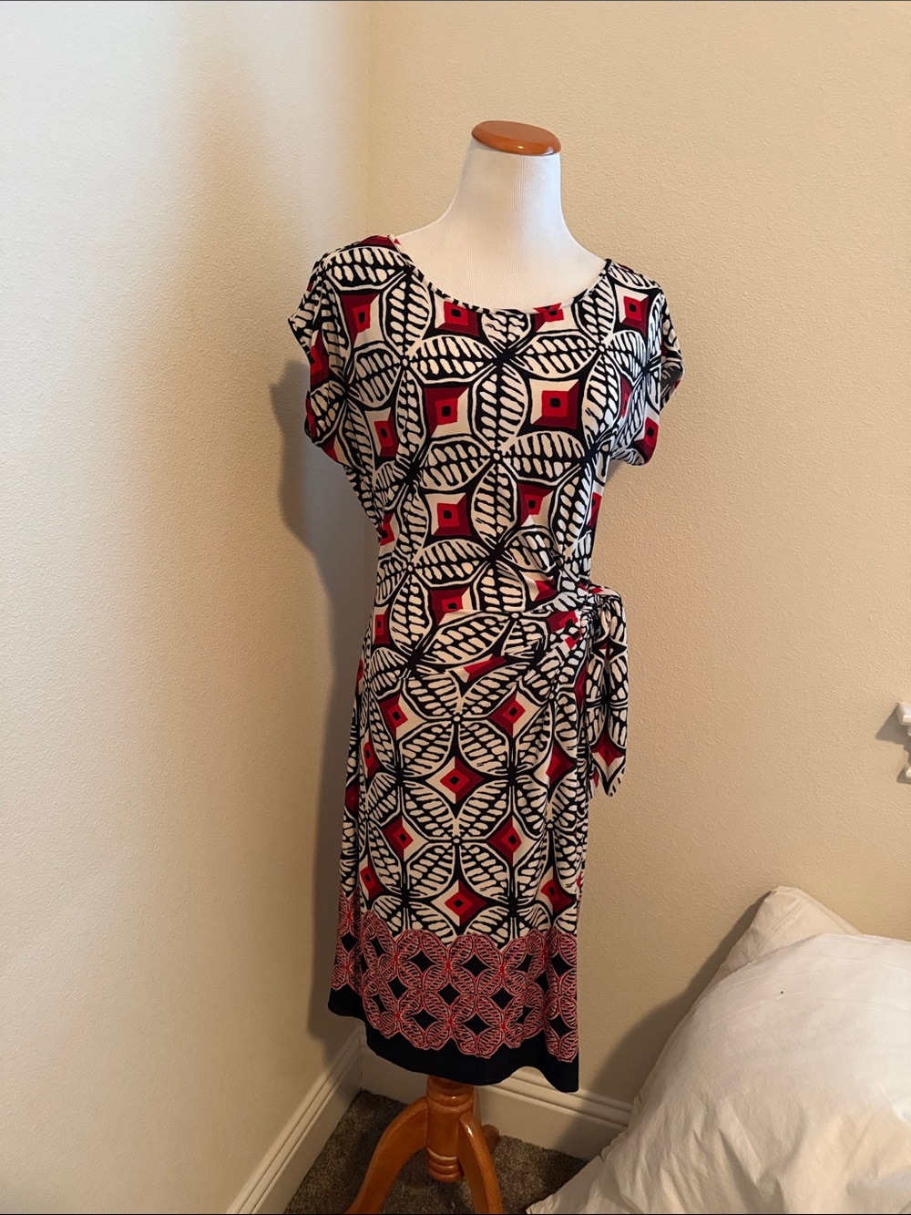 Voir Voir Black, White & Red Geometric Tie-Waist Midi Dress